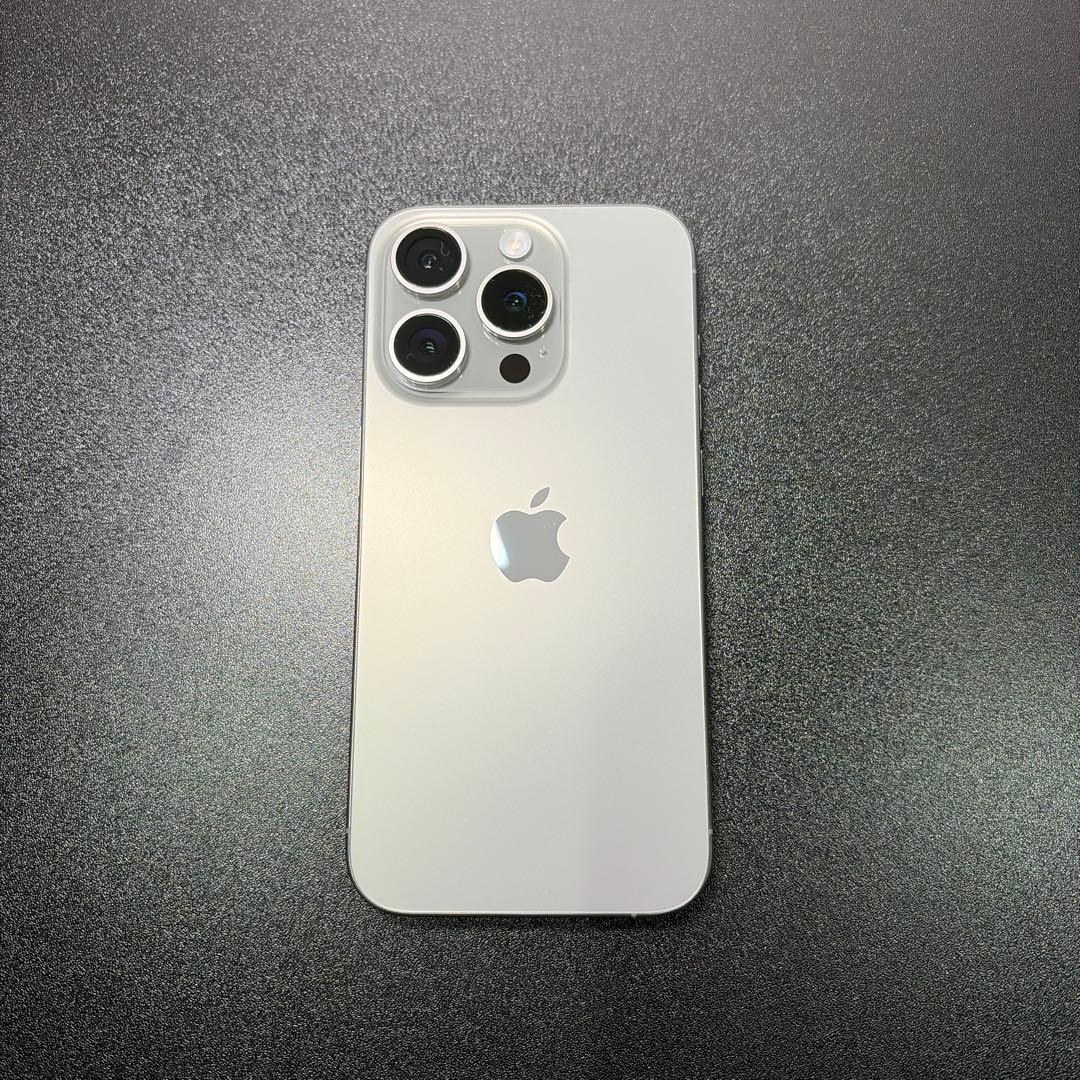 Apple iPhone 15 pro ナチュラルチタニウム 256gb