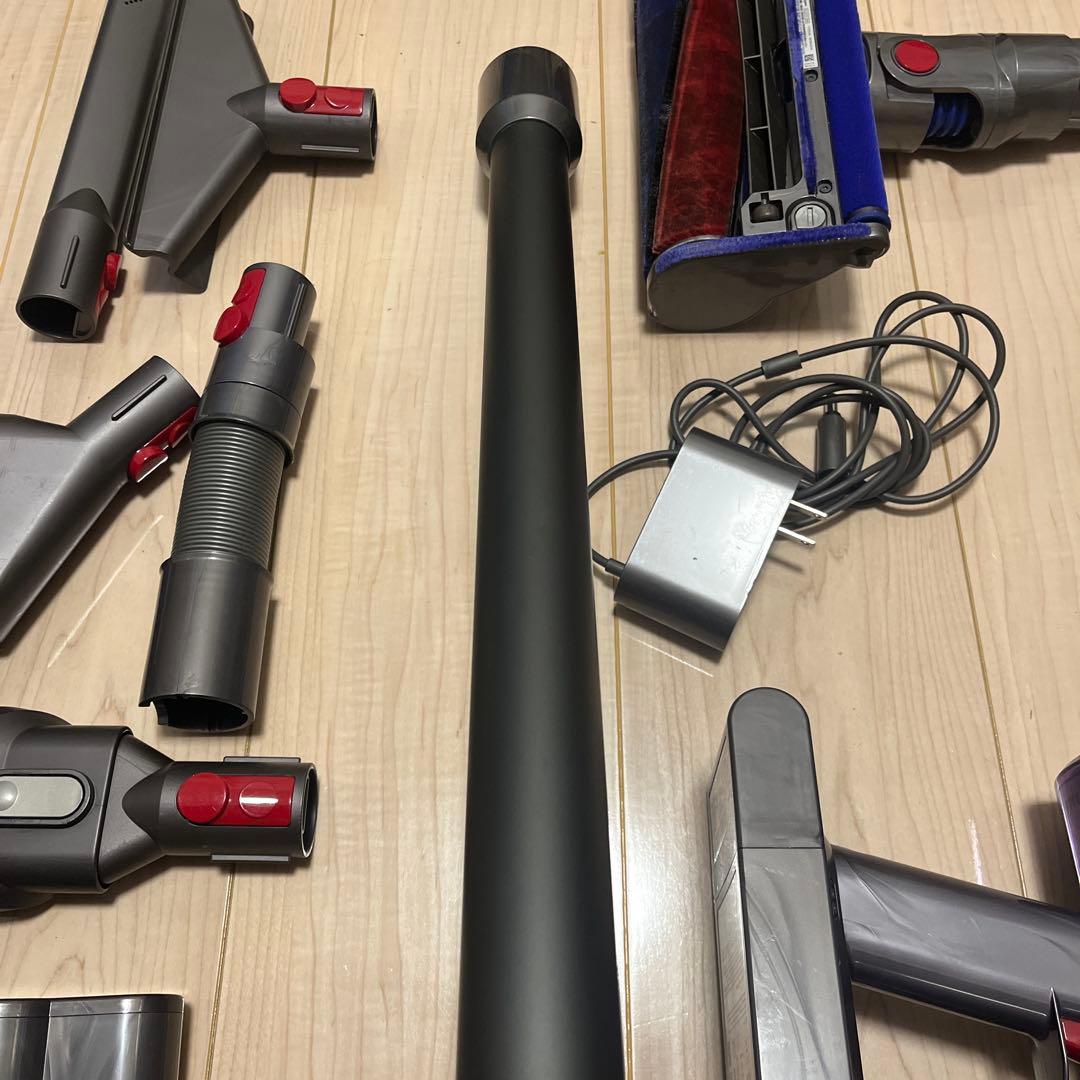 ⑦ すぐ使える！動作品！dysonダイソンコードレスクリーナー純正SV10K