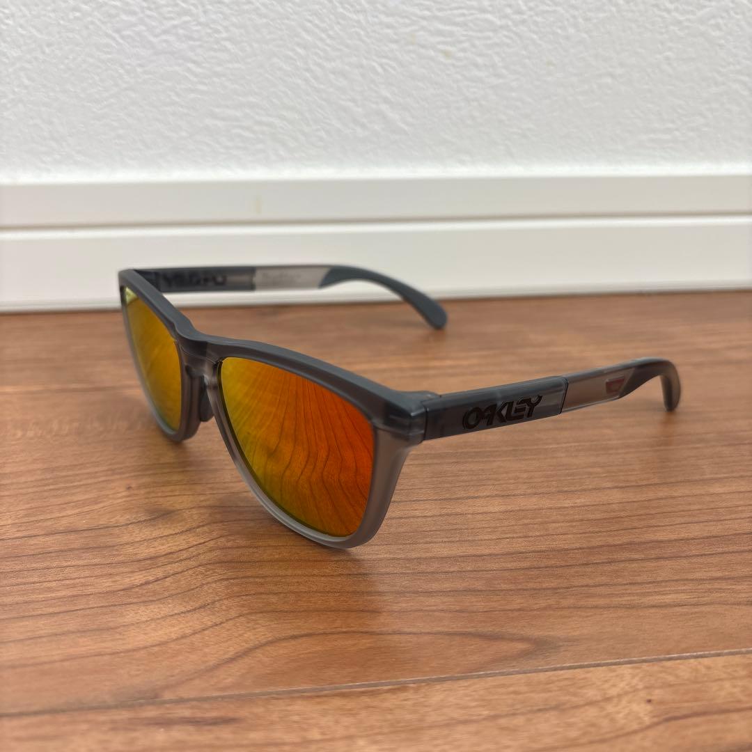 OAKLEY オレンジレンズ グレーサングラス