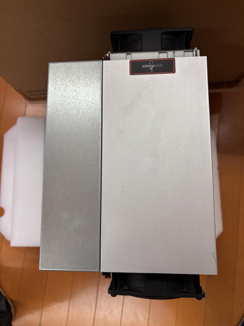 Bitmain Antminer L7 (9.05Gh)マイニングサーバー4