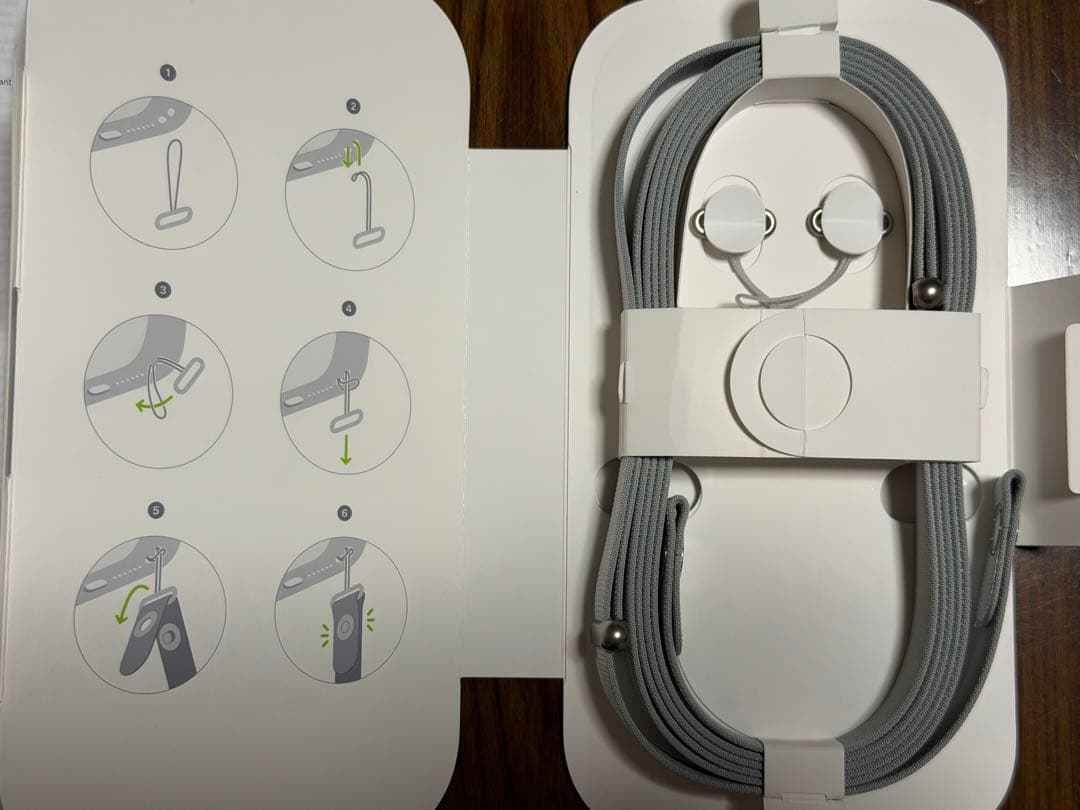 Apple純正　iPhone クロスボディストラップ - ライトグレイ