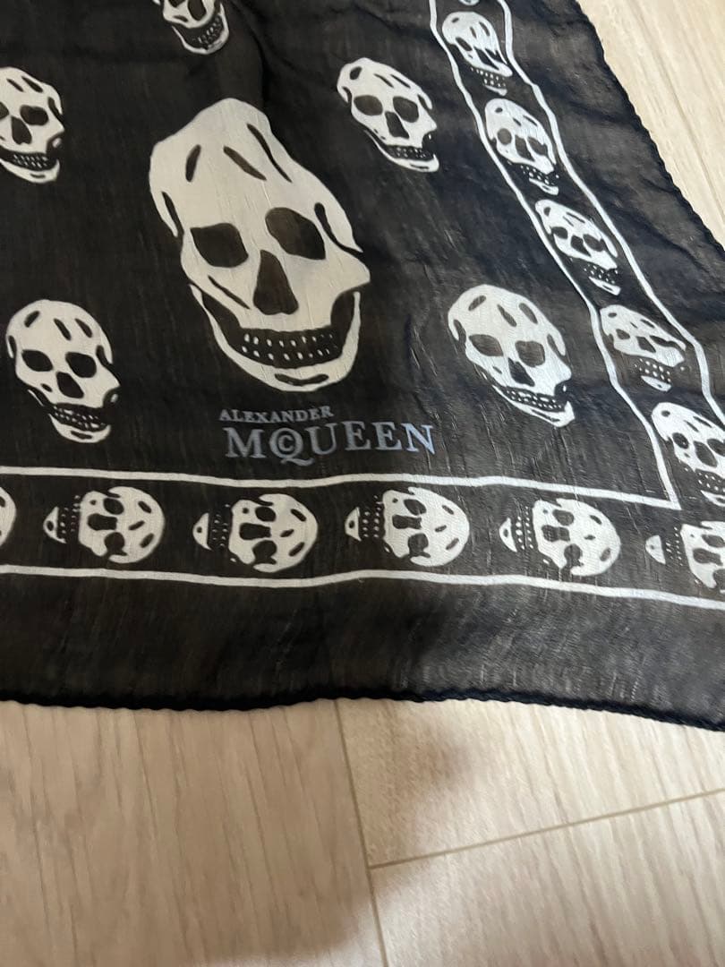 アレキサンダーマックイーン　スカルストール