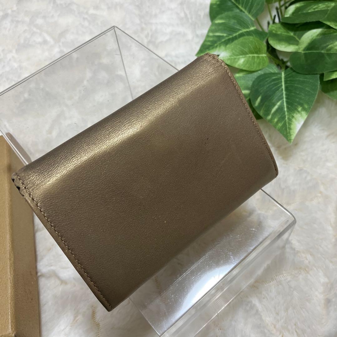 LOEWE（ロエベ）上品なゴールド×ブラック コンパクトウォレット カードケース