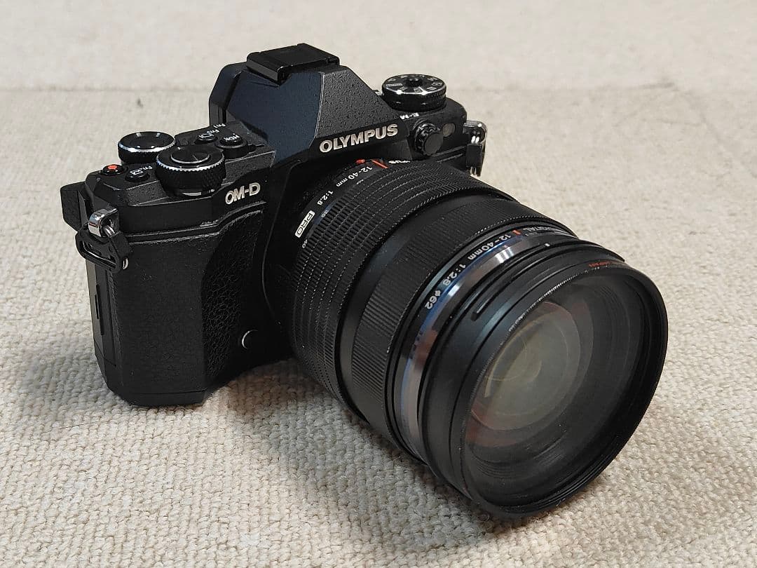 オリンパス OM-D E-M5 Mark II ボディ+PROレンズ+単焦点