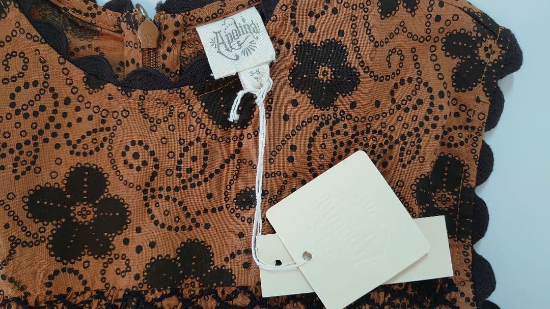 apolina　アポリナ　トップス　3-5y