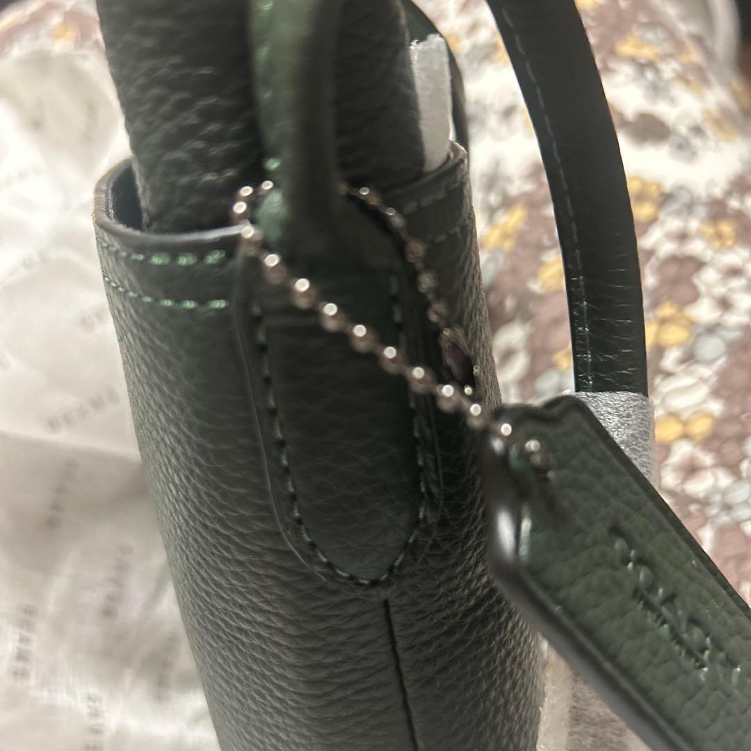 新品　コーチレザー スマホバック　ショルダーバッグ　携帯ポーチ