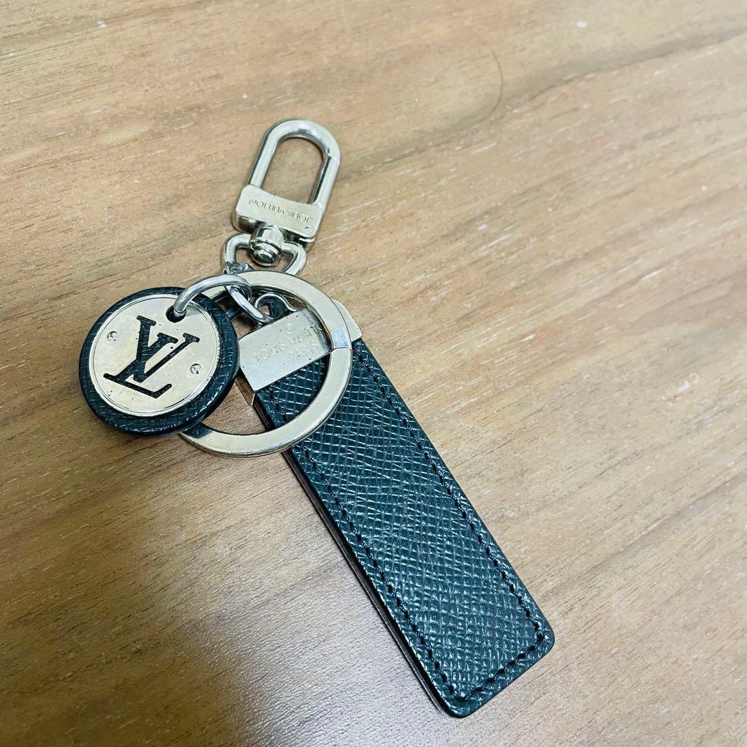 Louis Vuitton ブラックレザー キーホルダー
