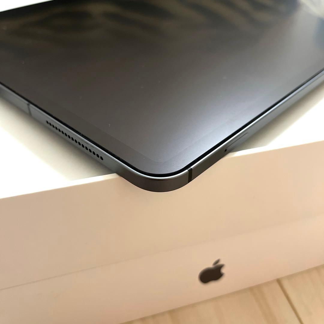 SIMフリー iPadPro12.9 第4世代　SpaceGray256G