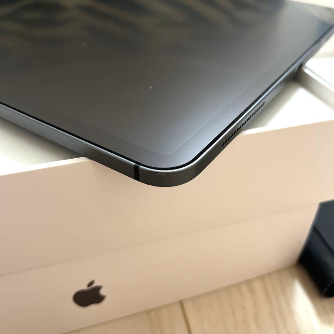 SIMフリー iPadPro12.9 第4世代　SpaceGray256G