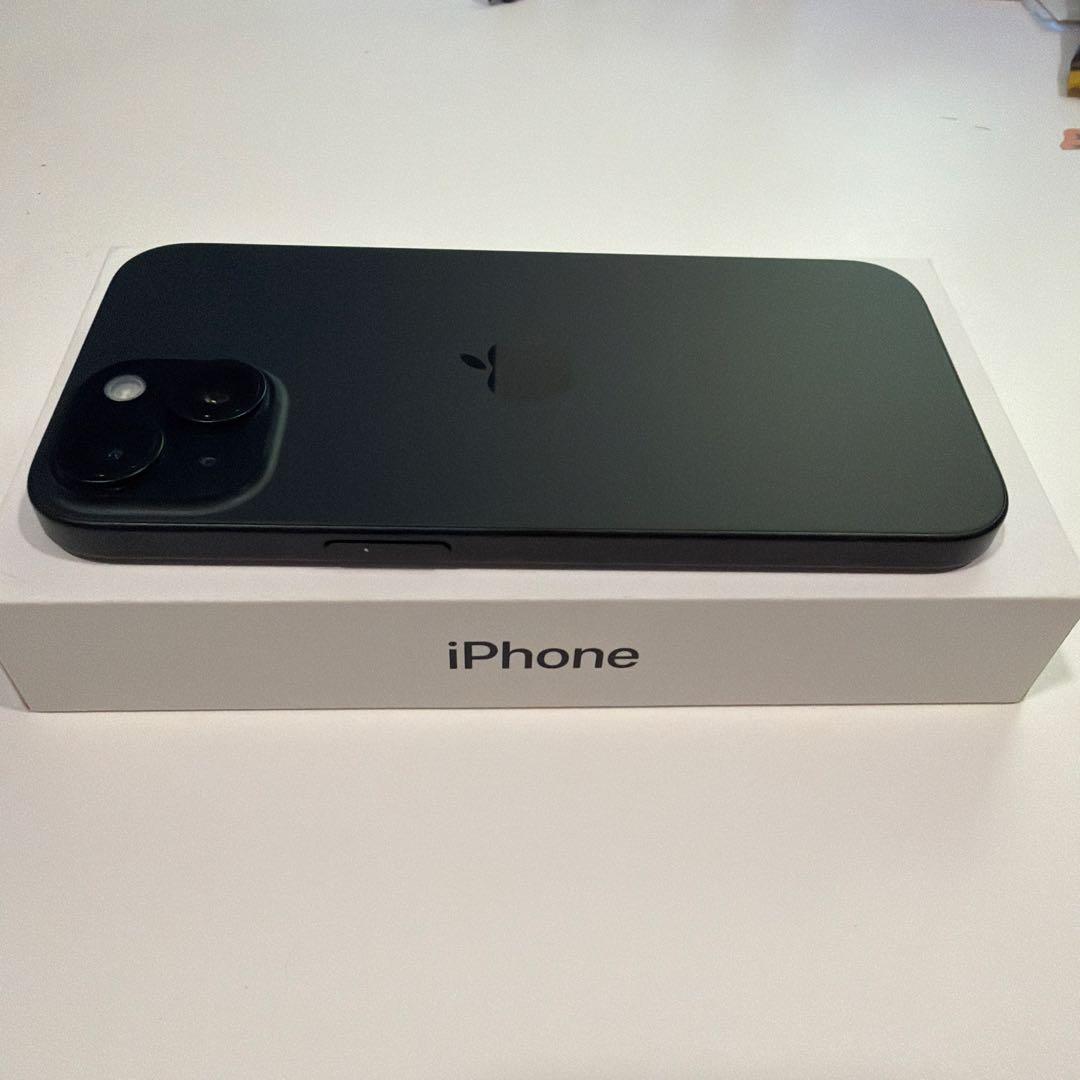 Apple iPhone 15 ブラック 256GB 本体 ＋ ケース