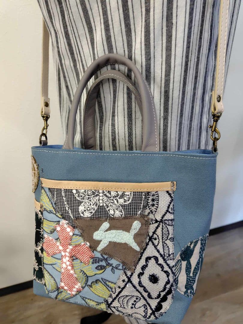 ミナペルホネン /タンバリンクロスカケラパッチ/しきりトートSサイズ/ブルー