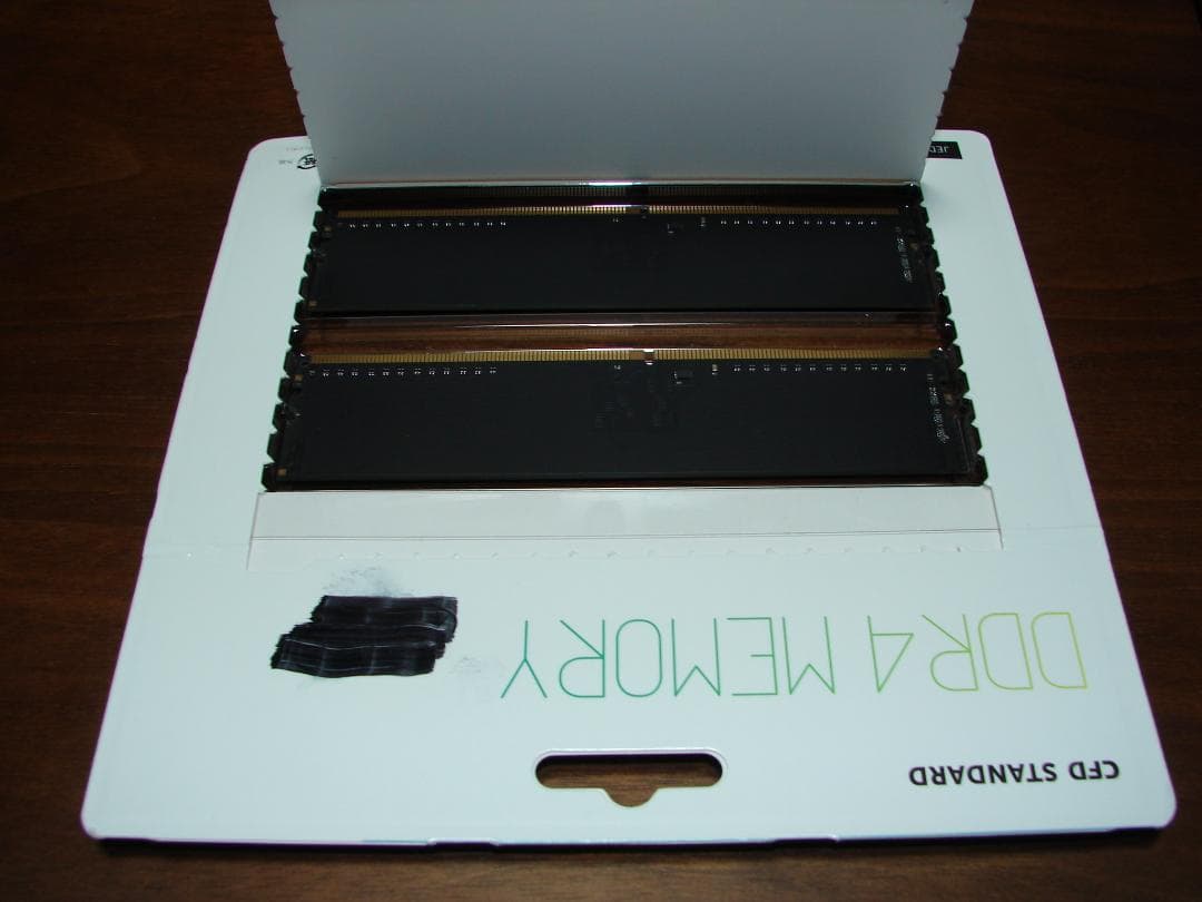 CFDW4U3200CS-8G DDR4 PC4-25600 8GB 2枚組開封