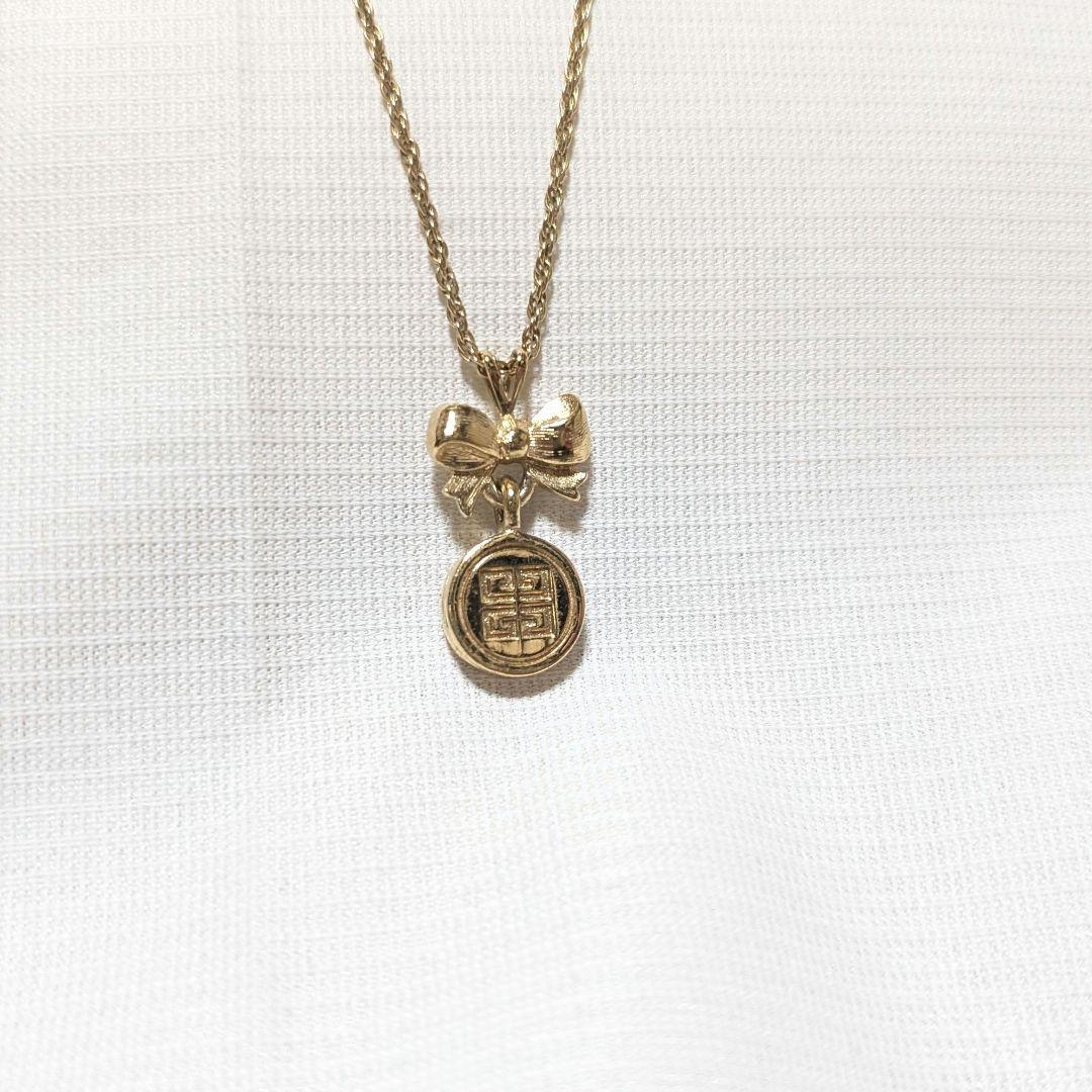 【GIVENCHY】90s~リボン付き・シグネチャーロゴネックレス　ゴールド