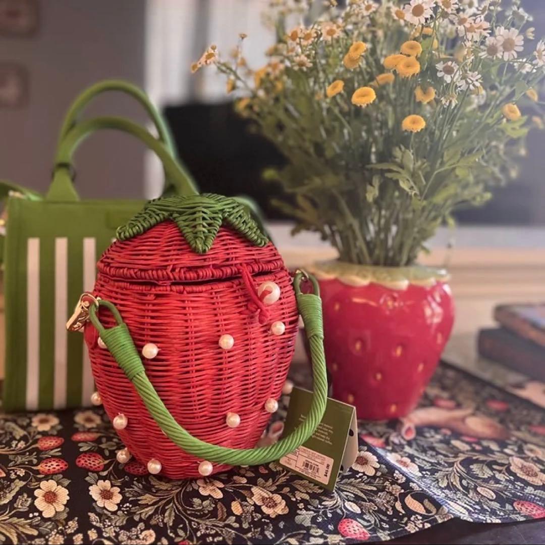 ケイトスペードターゲットコラボ完売品いちご　かごバッグ新品