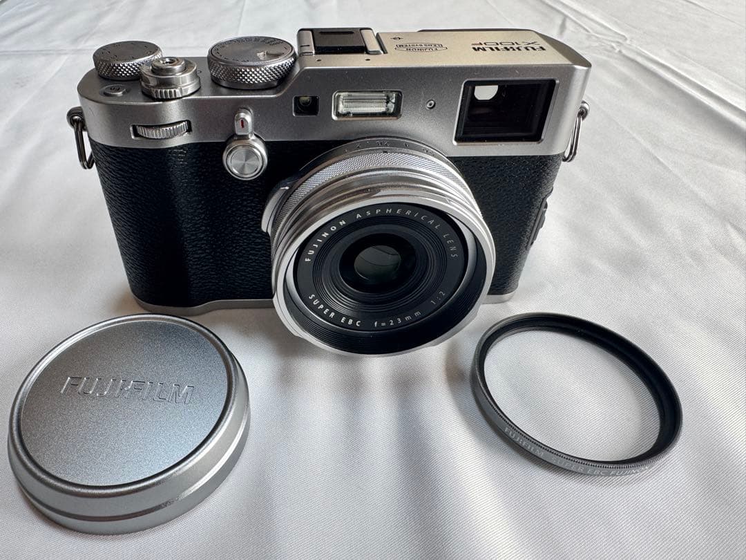 Fujifilm X100F コンパクトデジタルカメラ