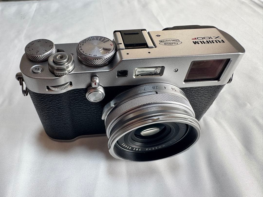 Fujifilm X100F コンパクトデジタルカメラ