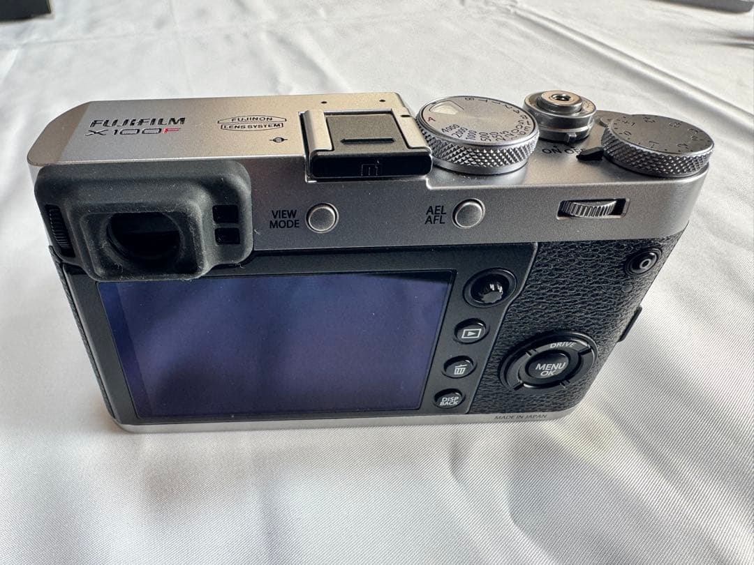 Fujifilm X100F コンパクトデジタルカメラ