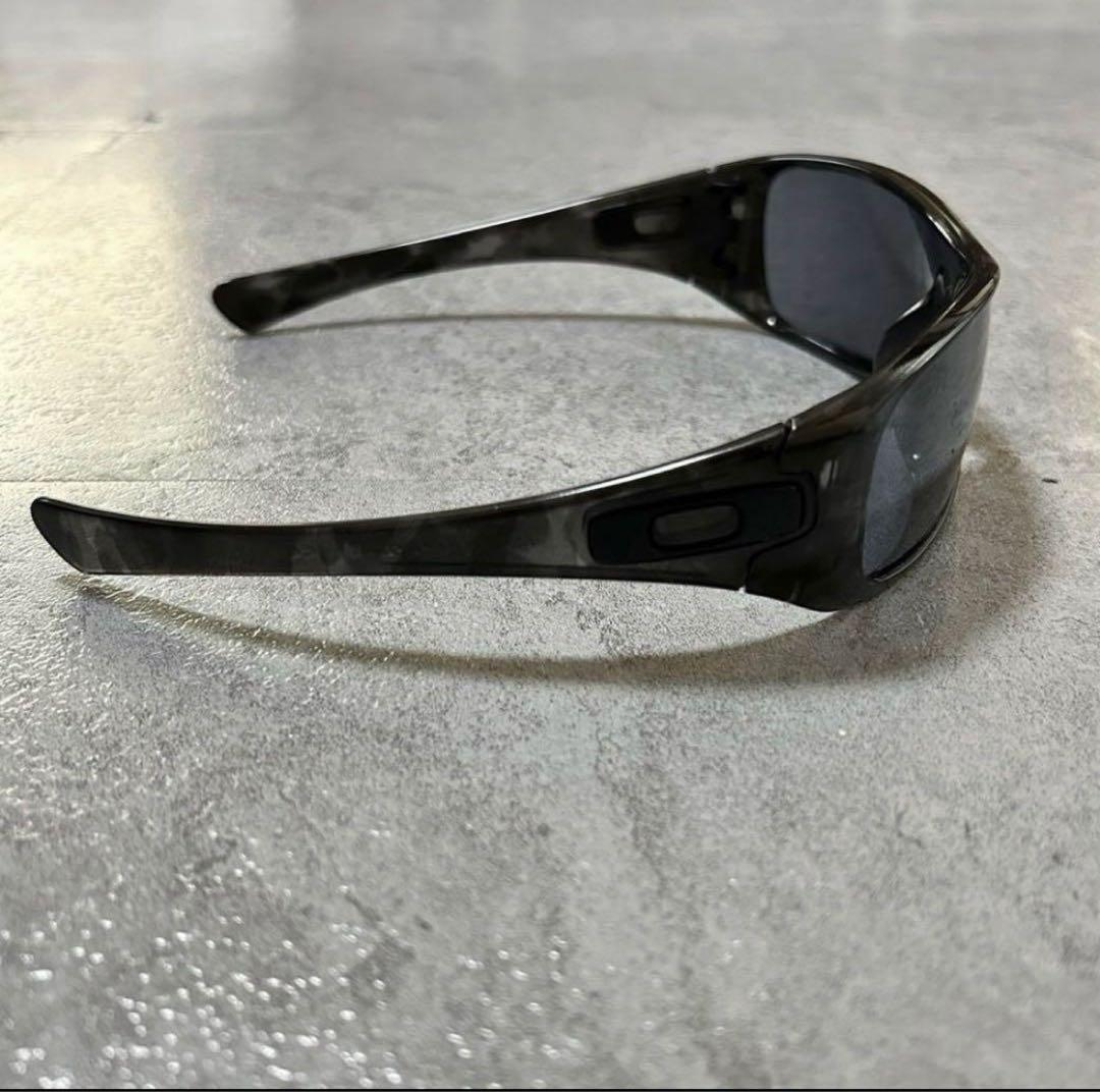IO 着用　Oakley サングラス