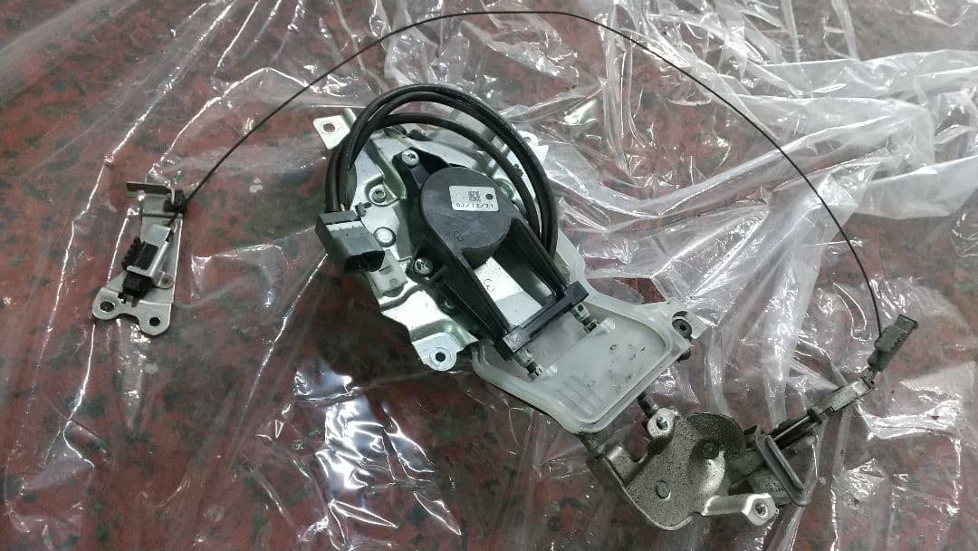 ダイハツ、アトレーの左側 純正電動 パワースライドモーターとコンピューターつき