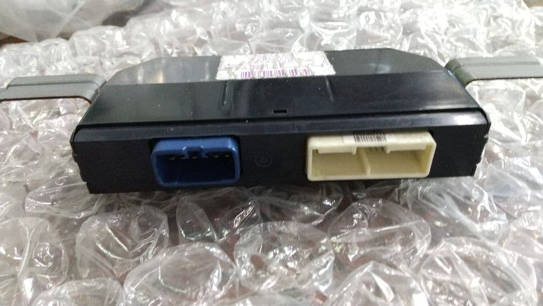 ダイハツ、アトレーの左側 純正電動 パワースライドモーターとコンピューターつき