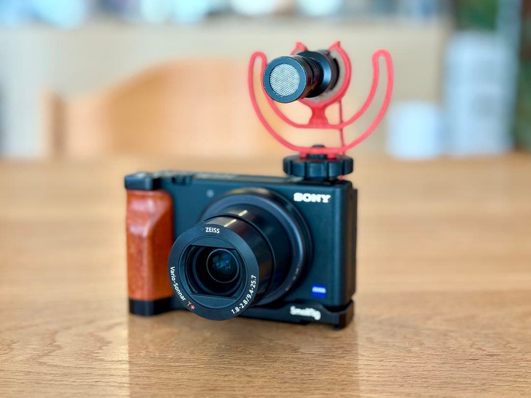 SONY ZV-1（木製ハンドル・外部マイク付）