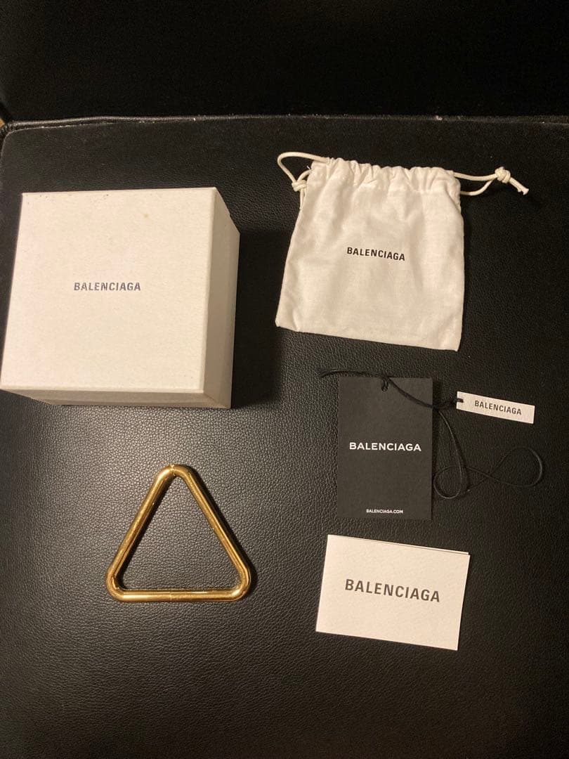 balenciaga トライアングル ブレス　ブレスレット　バングル　ゴールド