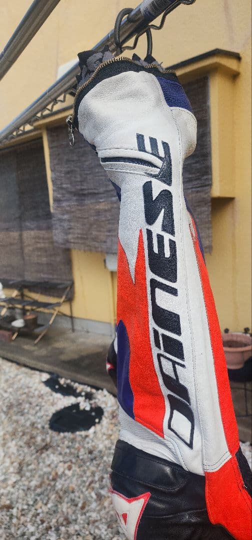 ダイネーゼレーシングレザーパンツ。サイズ52ファスナー付き。 きずほとんど無し