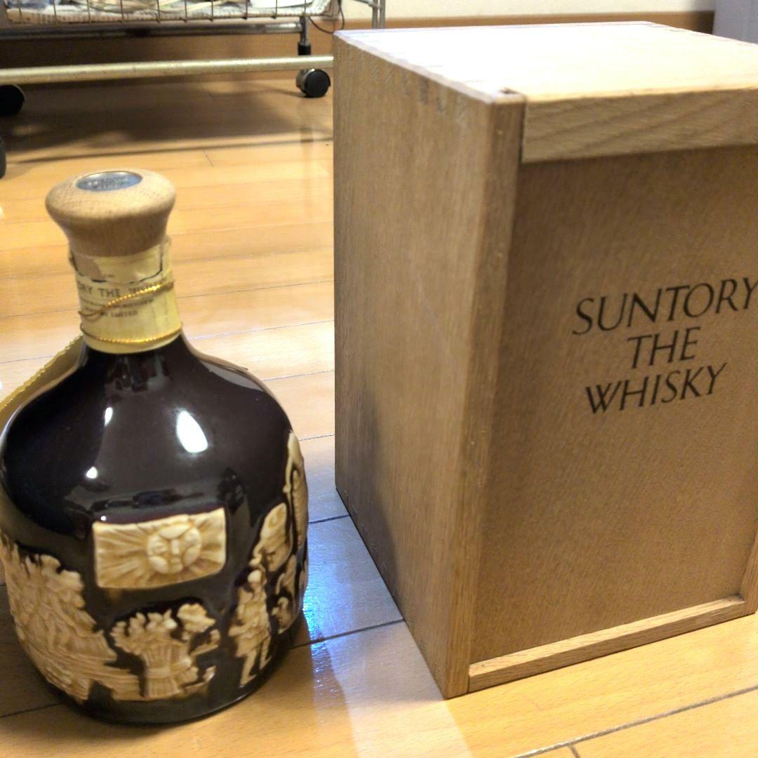 サントリーザウイスキー有田焼ボトル木箱入り