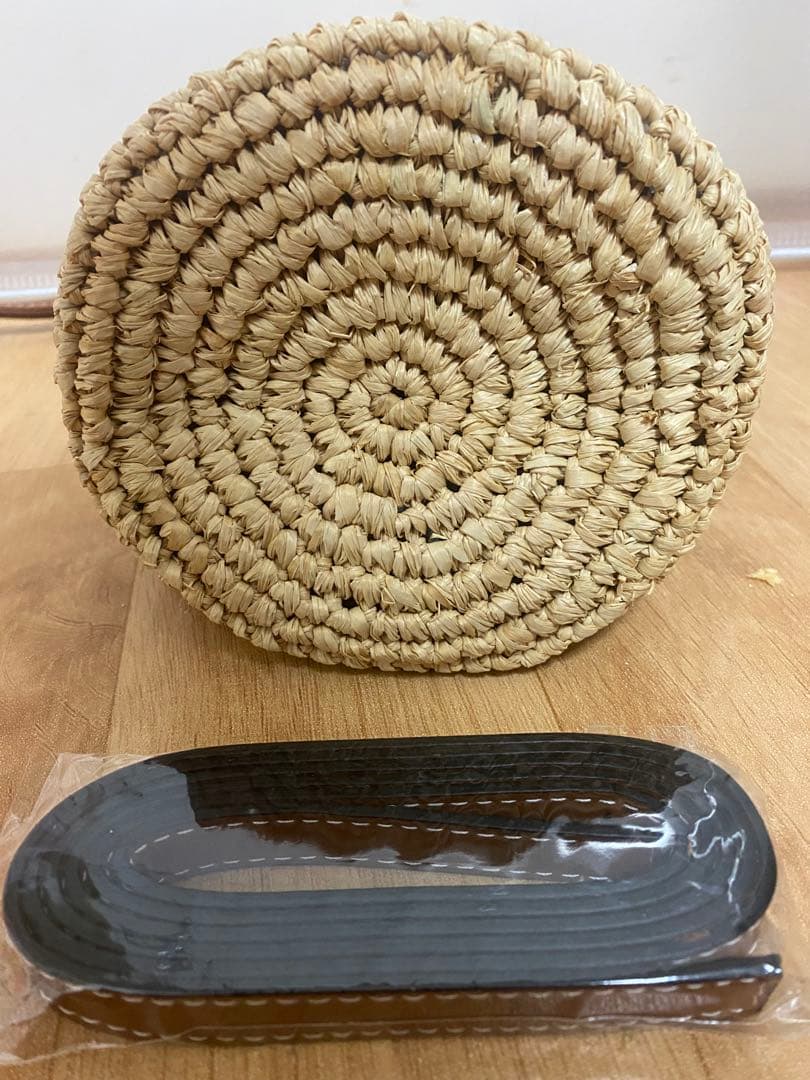 大人気ののラフィア　カゴバッグ　ショルダー付き