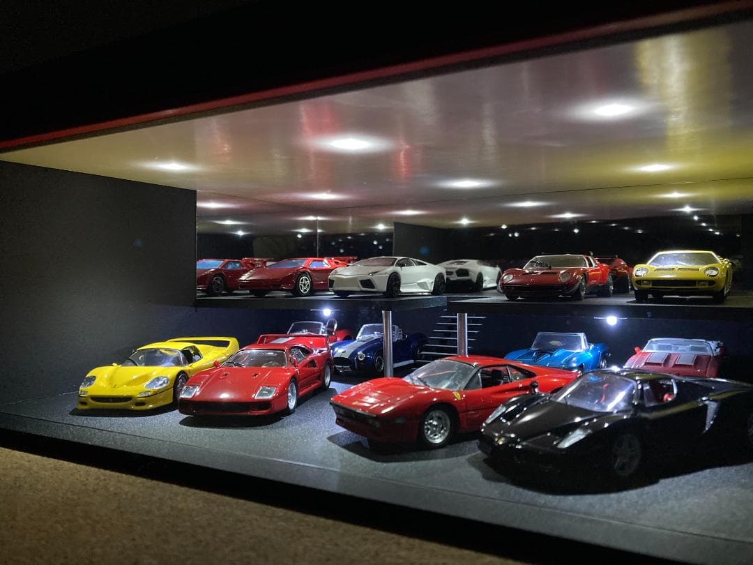 ミニカー専用ジオラマ：1/43 ショールームⅡ（吹き抜けタイプ）週末限定セール！