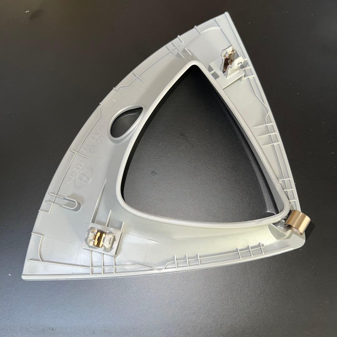 トヨタ純正 50系プリウス ホイールアクセントピース