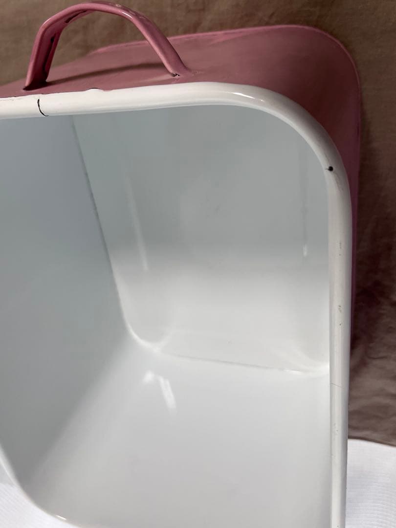 北欧さま専用　【未使用】角形ホーロ製ブレッドケース　ピンク　CAKES