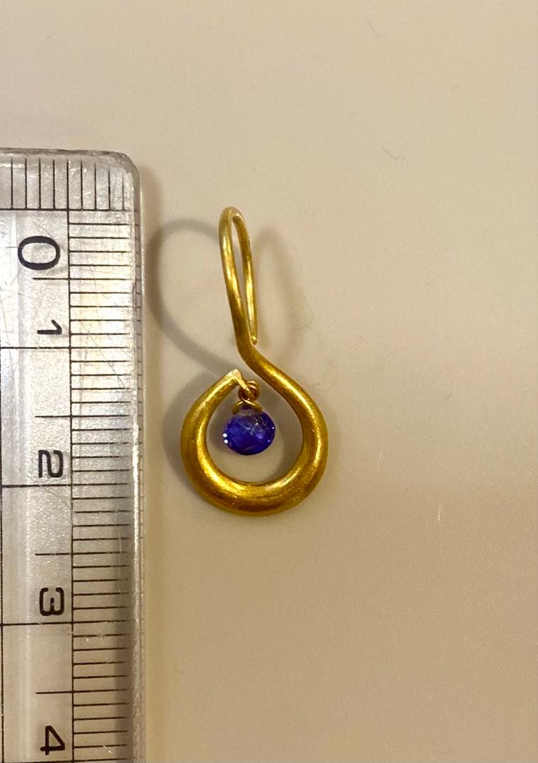 マリーエレーヌドゥタイヤック　ピアス　片耳