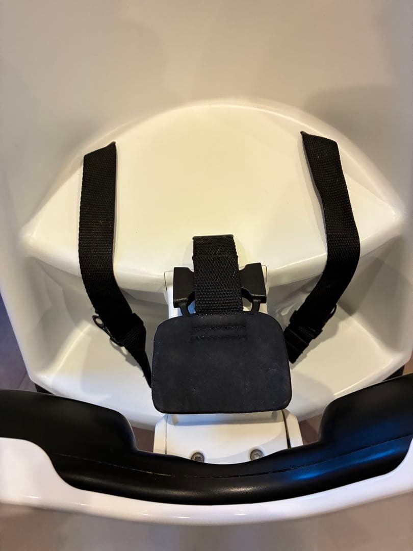 ベビービョルン　ハイチェア　ハーネス付き　取扱説明書・保証書付き