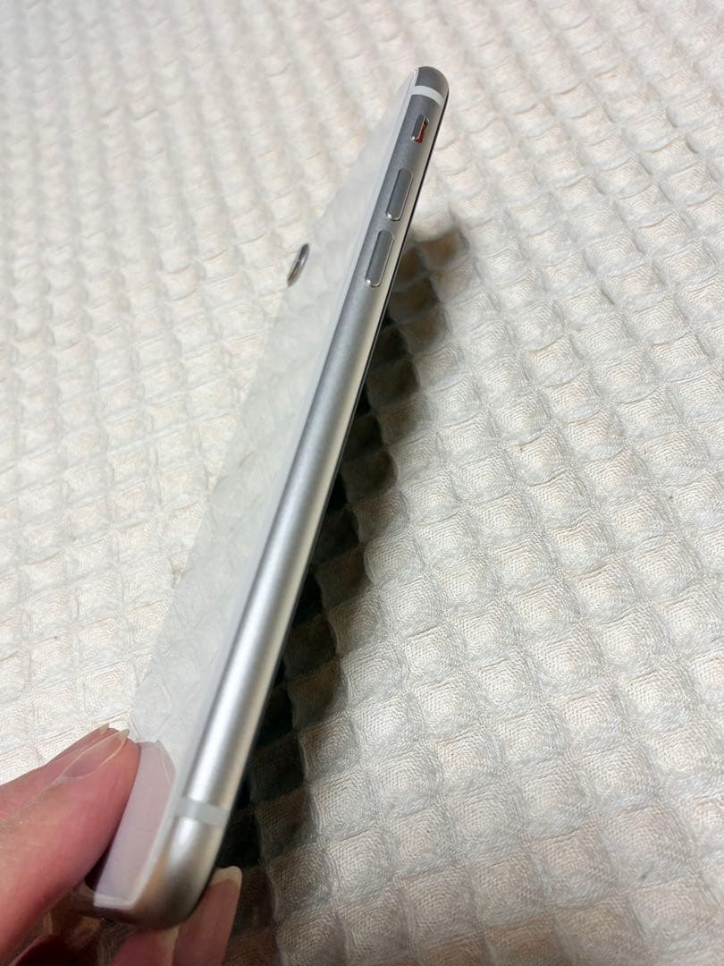 iPhoneSE スターライト　SIM無し