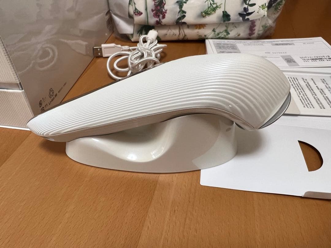 ReFa リファビューティテック レイズ RE-AA02A ホワイト 美顔器