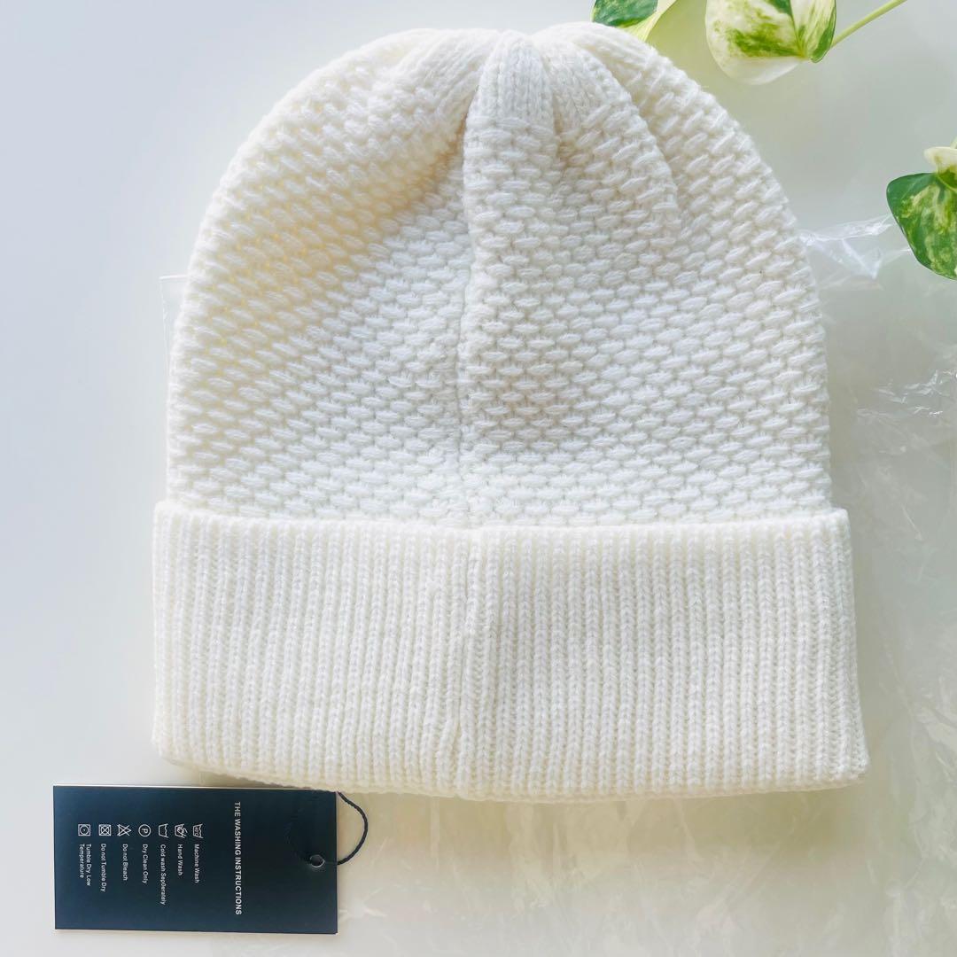 白　ニット帽