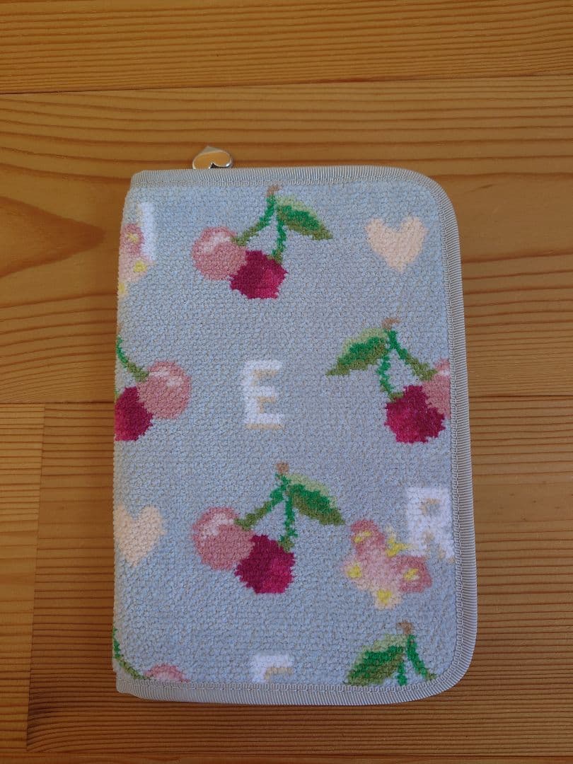 フェイラー　キープスマイリングチェリー　マルチケース