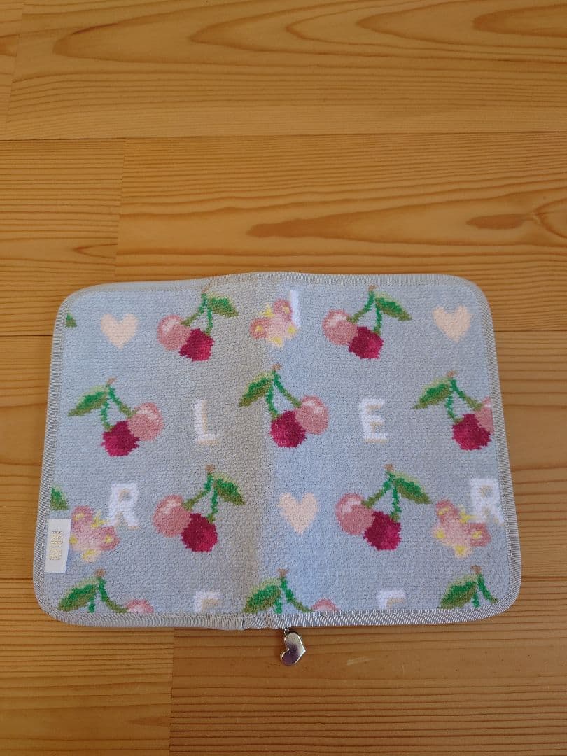 フェイラー　キープスマイリングチェリー　マルチケース