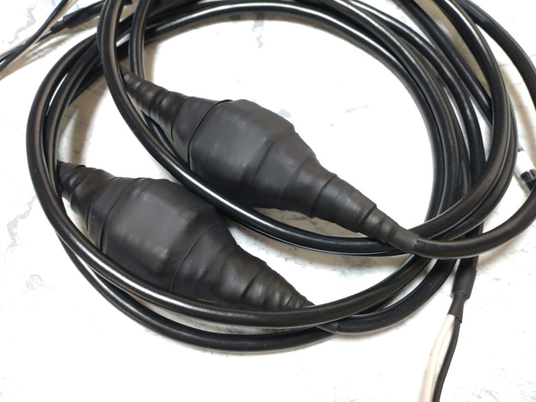 【最新作】1000段式カタパルト　スピーカーケーブル　2mペア　端末切りっぱなし