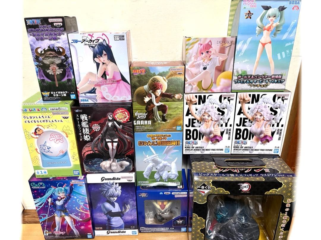 初音ミク 鬼滅の刃 ラストワン ワンピース クレヨンしんちゃん他 14点セット