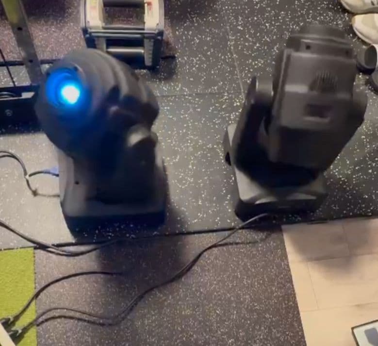 MX-INDIGO 2000ムービングヘッドスポットライト２個