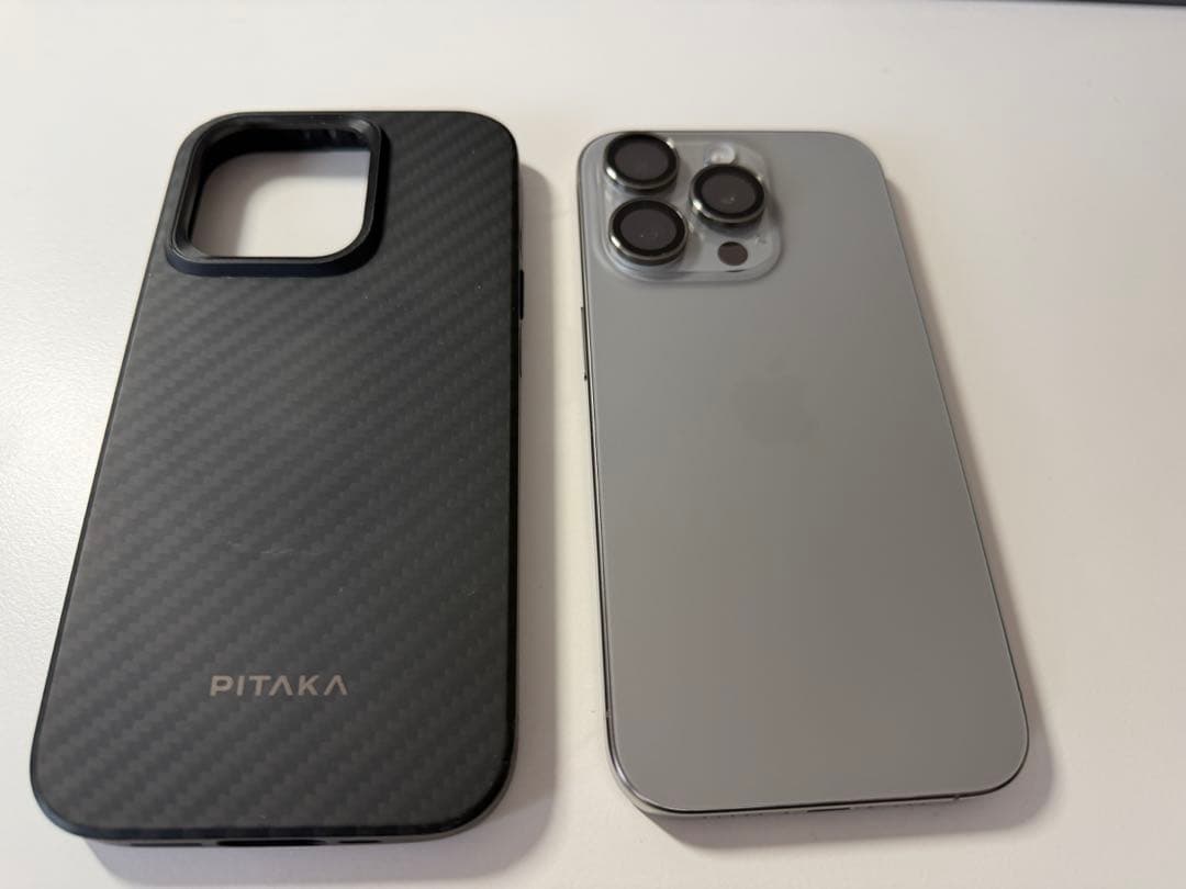 【美品】iPhone 15 Pro 256GB / PITAKA付