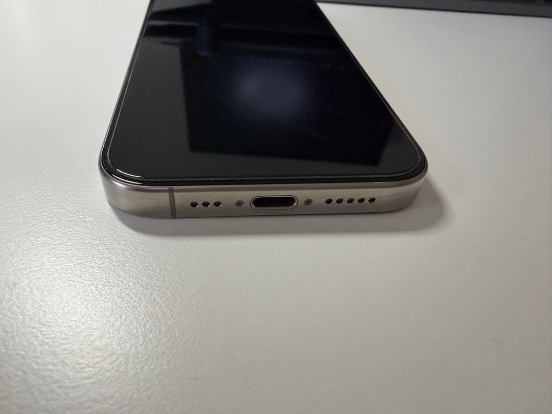 【美品】iPhone 15 Pro 256GB / PITAKA付