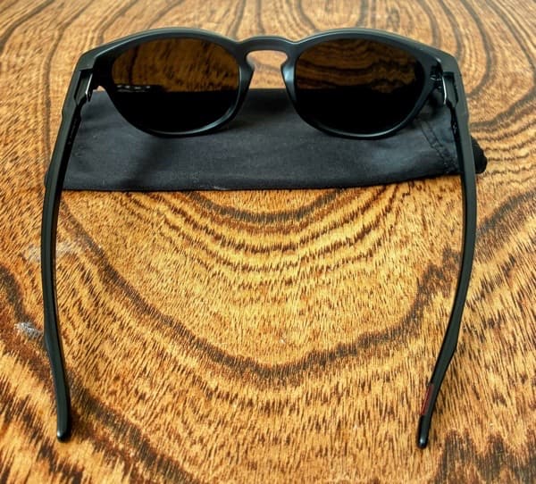 オークリーサングラス ラッチ　美品