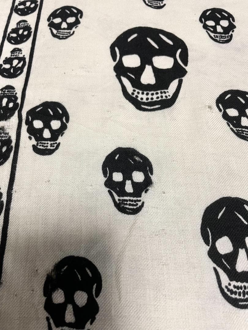 Alexander Mcqueen アレキサンダーマックイーン スカル ストール