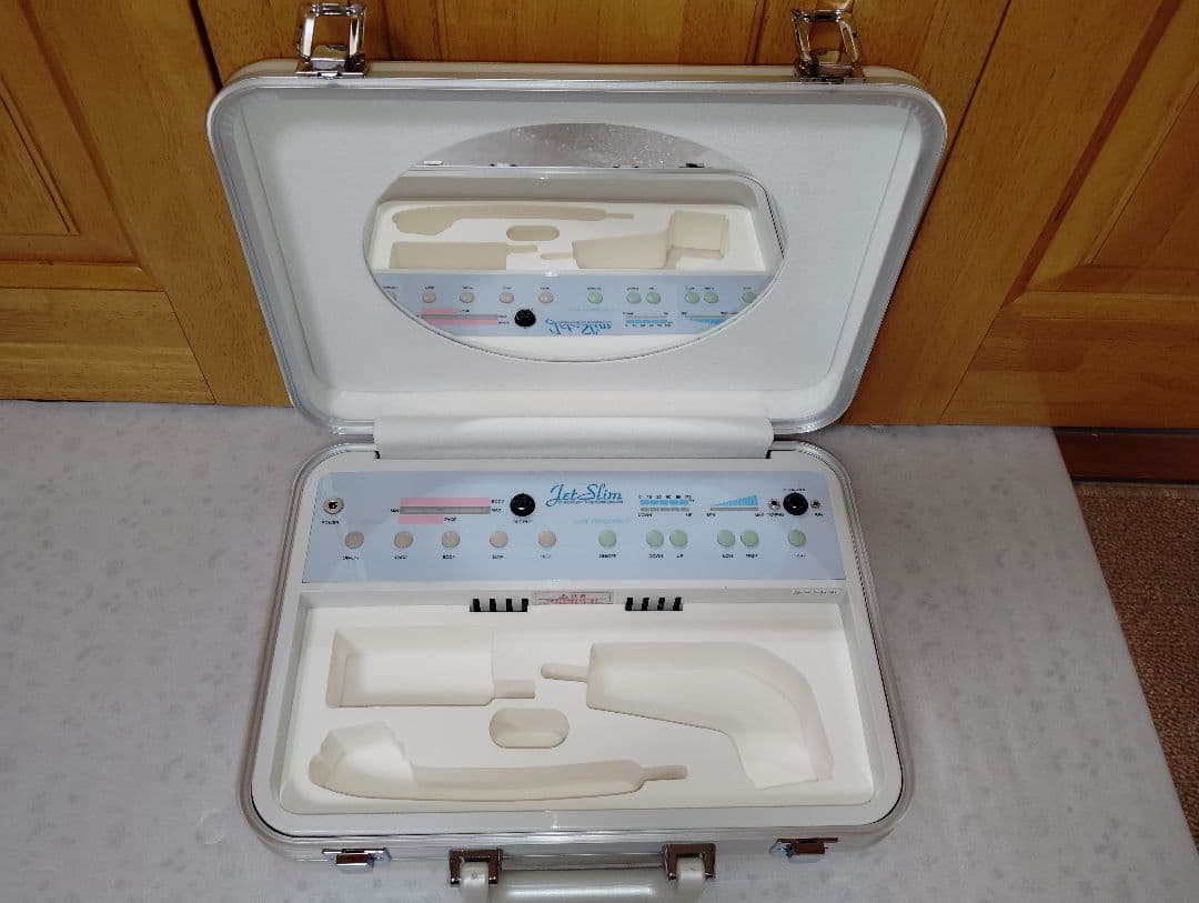 未使用個人保管■ジェットソニック3多機能美容器41万■