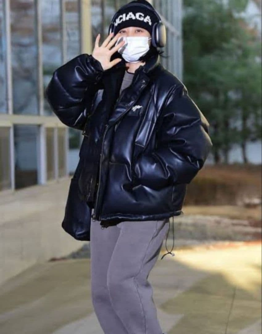 バレンシアガ　ニットキャップ