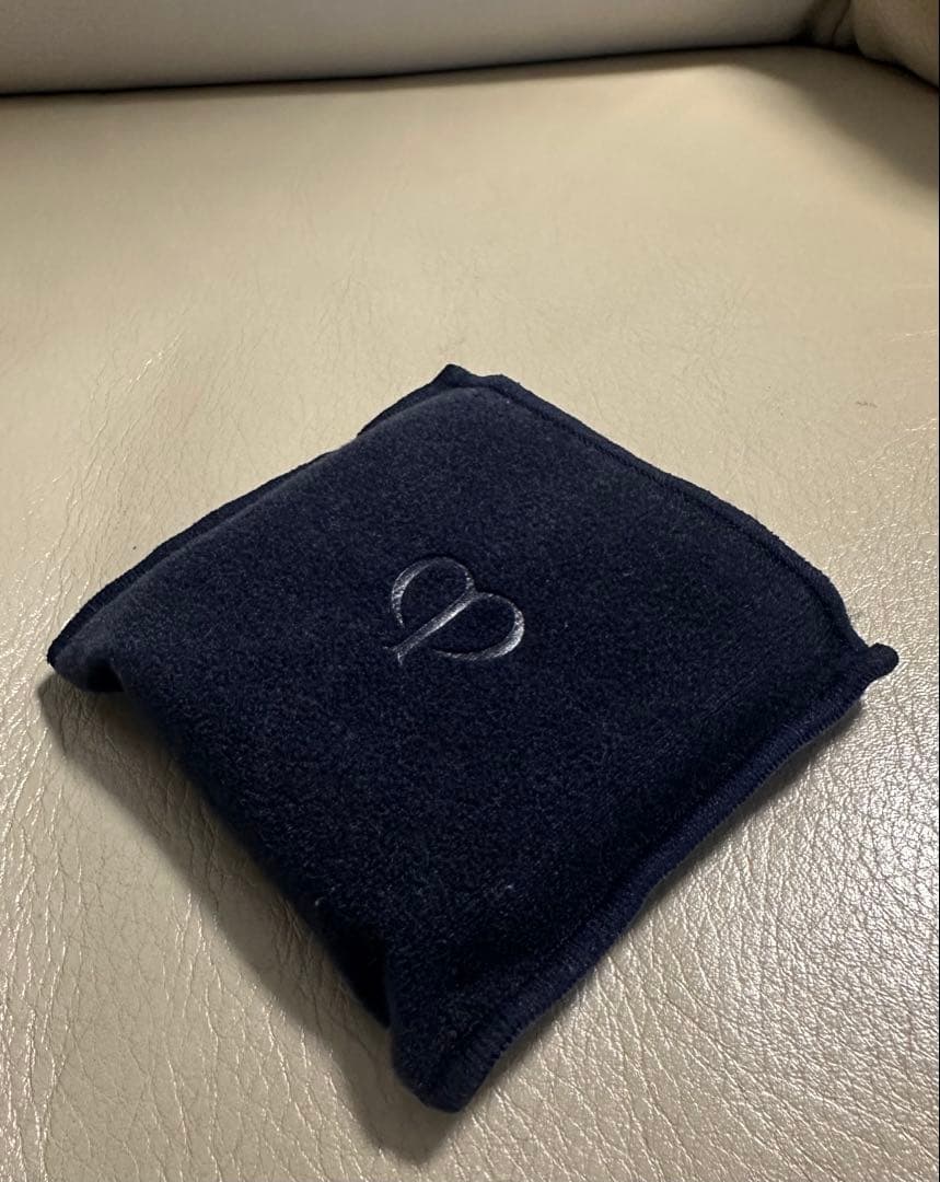 クレ・ド・ポー ボーテ プードルコンパクト　エサンシエルn