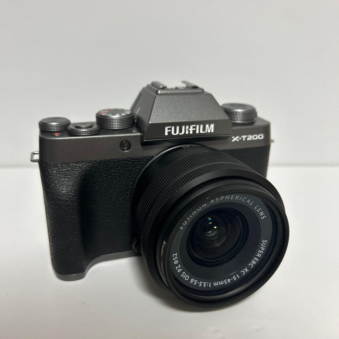 Fujifilm X-T200 シルバー　XC 15-45mm